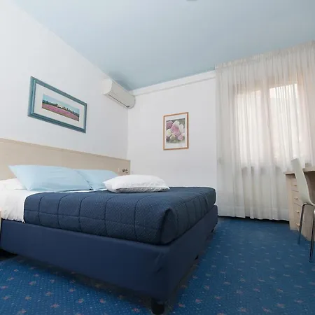 Erika Hotel 3*